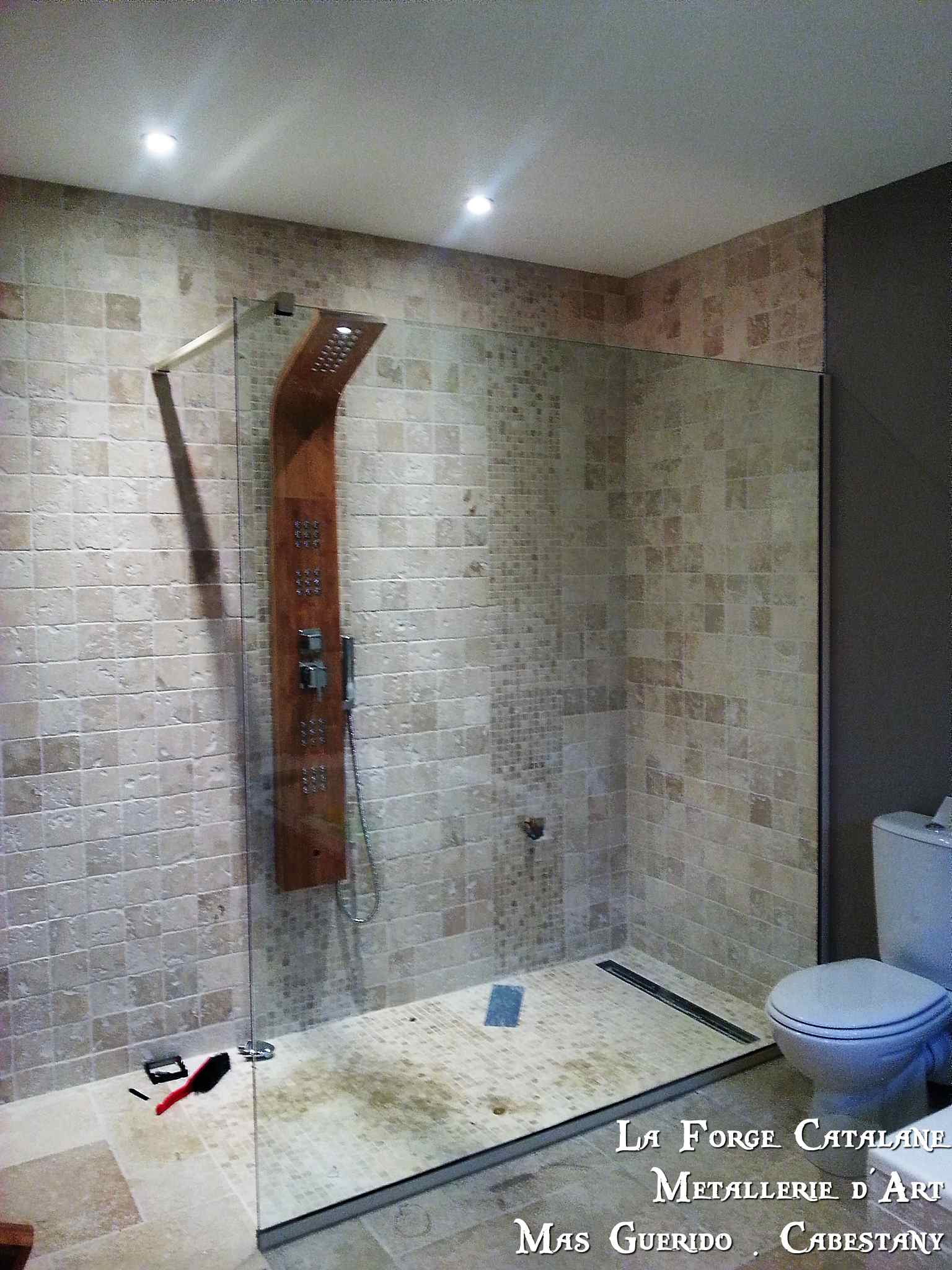 Support de paroi vitree thermolaque fer Forge Catalane Cabestany.jpg